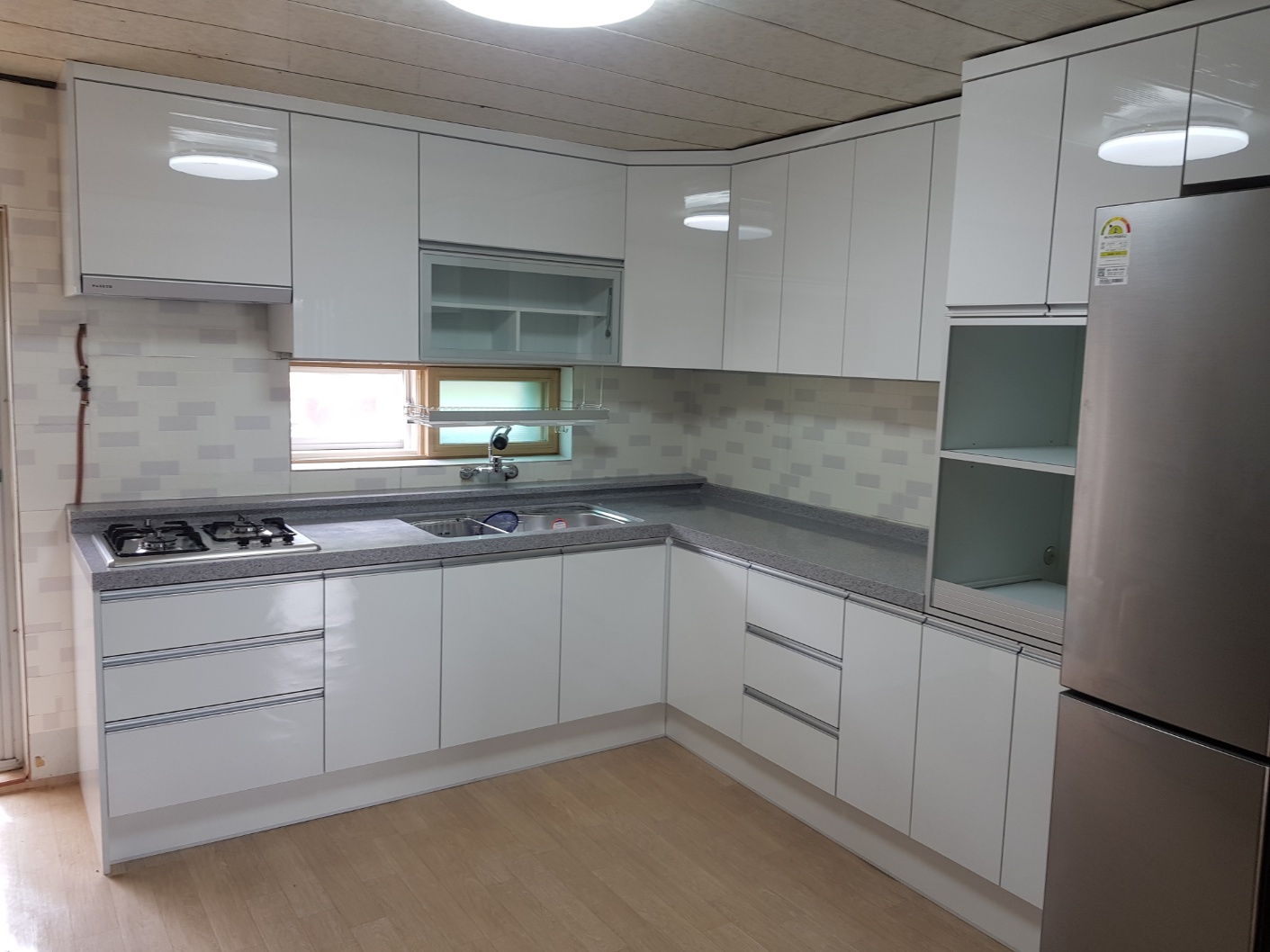 2040601309_53HIO7pc_fa5efd80538cb5def881787f12e29a074bf2e829.jpg 이미지크게보기