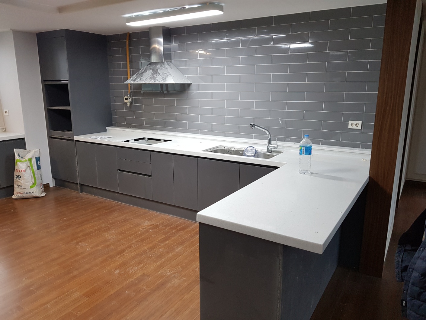 2040601309_A6WcMYTD_3c02ae23bc38c5c50f7f6ba11c5bb6412e255129.jpg 이미지크게보기