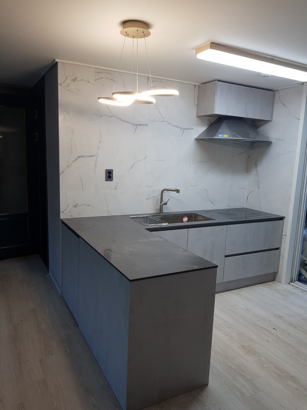 2040601309_GSsut2w8_043b8d29af13b26330abbc29235c2e35152c5039.jpg 이미지크게보기