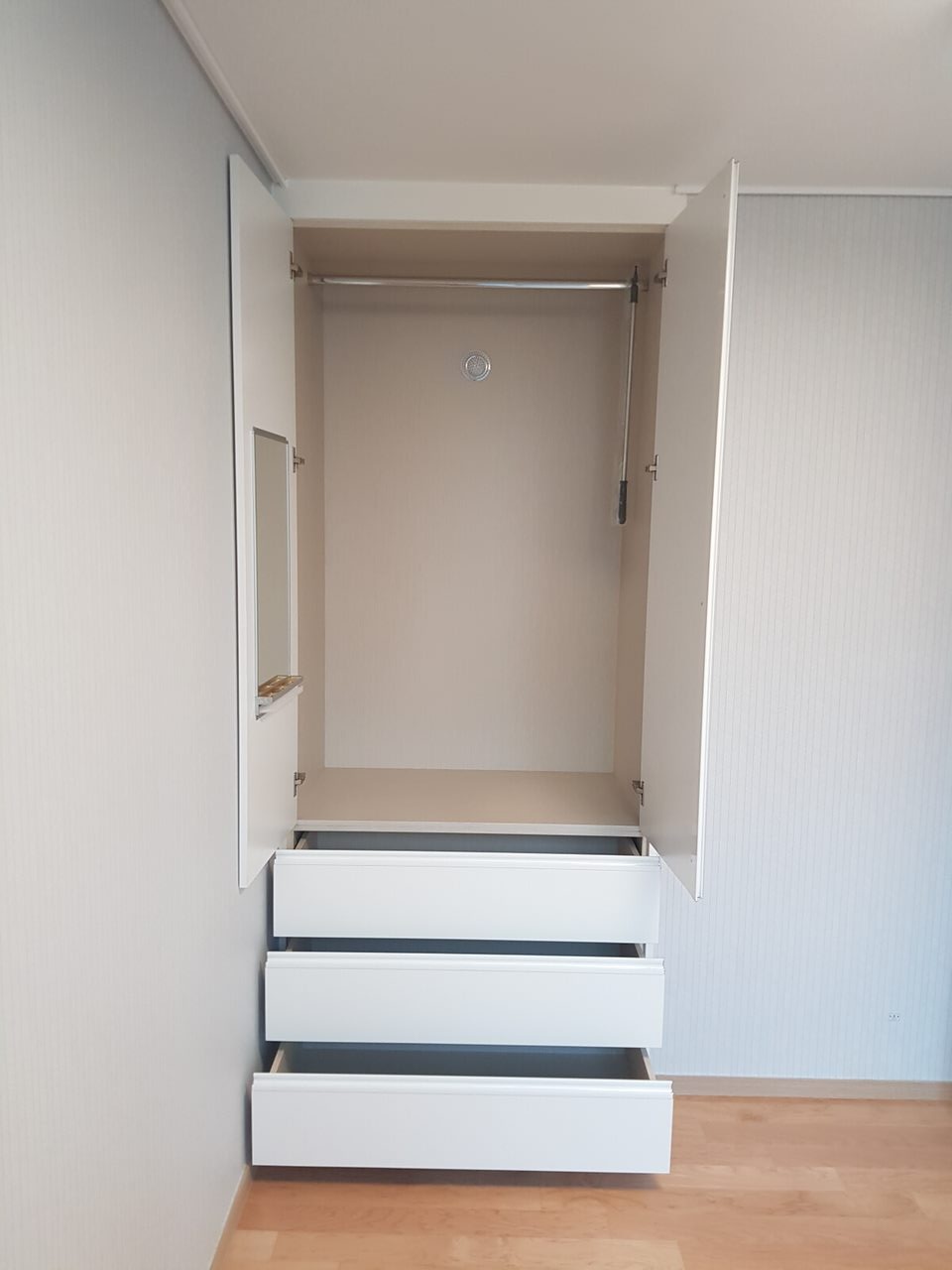 2040601309_QrNako6i_d3fd11883d566eb825ec3999b5695e82af98a2cb.jpg 이미지크게보기