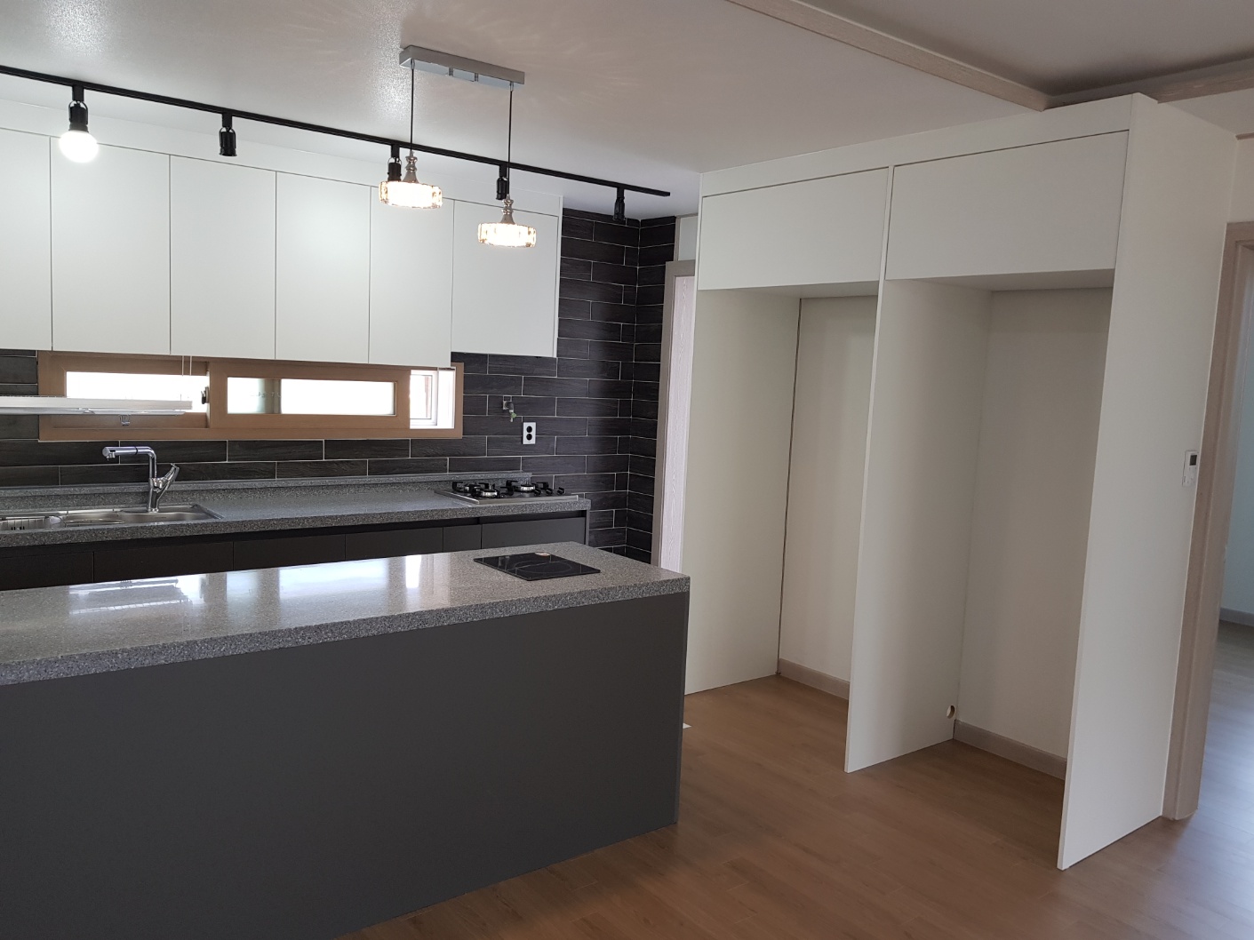 6598_copy_6613_2040601309_nuYi3reQ_b63685216a5f991ad715f6ba2cd47807a5283976.jpg 이미지크게보기